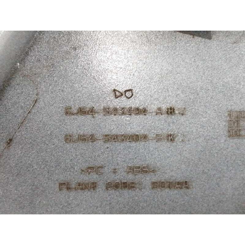 MOLDURA TRASERA PORTON BLANCO