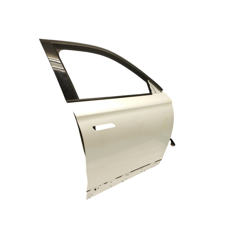 PUERTA DELANTERA DERECHA NECESITA REPARACION