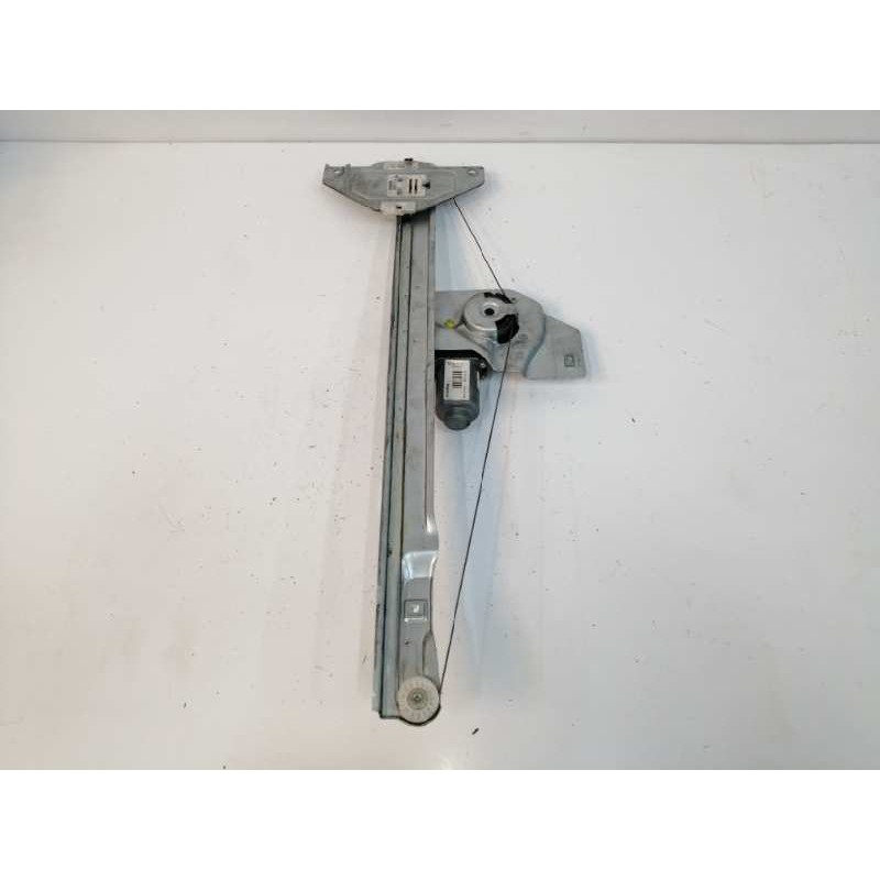 ELEVALUNAS DELANTERO DERECHO