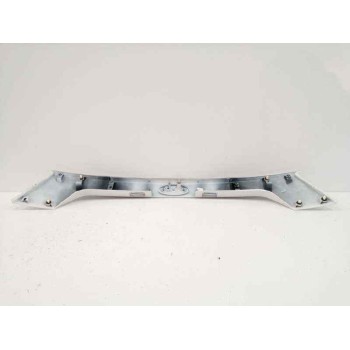 Recambio de moldura para ford kuga (cbs) referencia OEM IAM GJ54S43404A TRASERA PORTON BLANCO PERLA OBSERVAR FOTOS