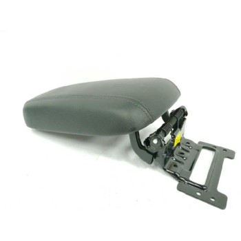 Recambio de apoyabrazos central para kia optima 1.7 crdi cat referencia OEM IAM 84660D4400FF4 SOLO LA TAPA 