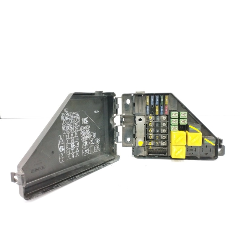 CAJA RELES / FUSIBLES