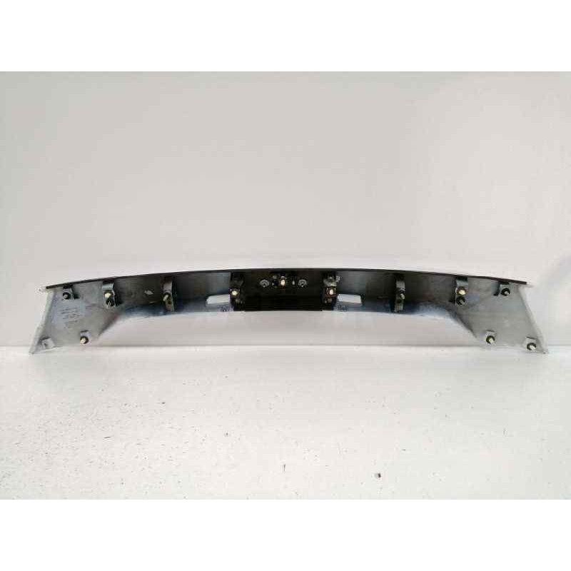 MOLDURA TRASERA PORTON BLANCO