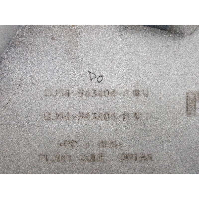 MOLDURA TRASERA PORTON BLANCO