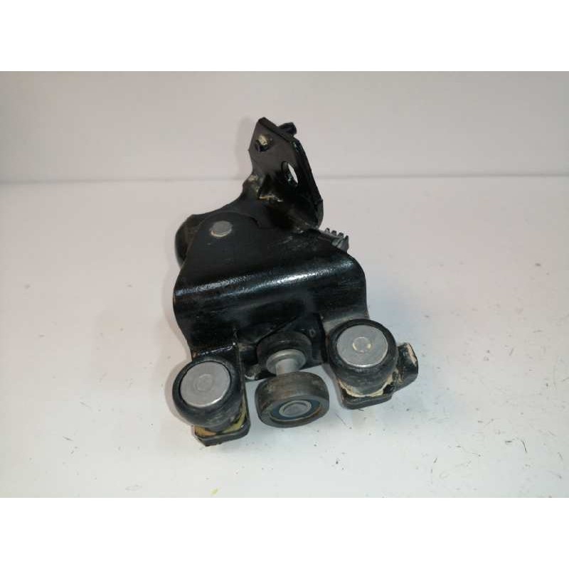 Recambio de soporte / guia puerta corredera para peugeot partner kombi 1.6 blue-hdi fap referencia OEM IAM 9680486480 LATERAL DE