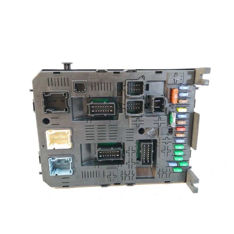 Recambio de caja reles / fusibles para peugeot 3008 1.6 hdi fap referencia OEM IAM 281197595  