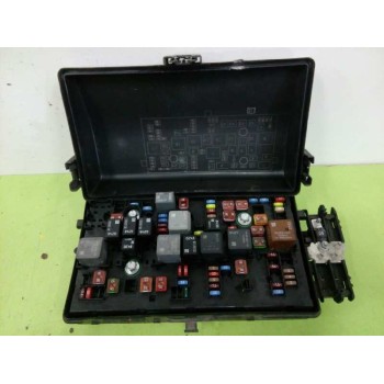 Recambio de caja reles / fusibles para opel insignia sports tourer edition referencia OEM IAM 13275881  