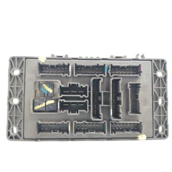 Recambio de caja reles / fusibles para mini mini (r50,r53) 1.6 16v cat referencia OEM IAM 6906598  