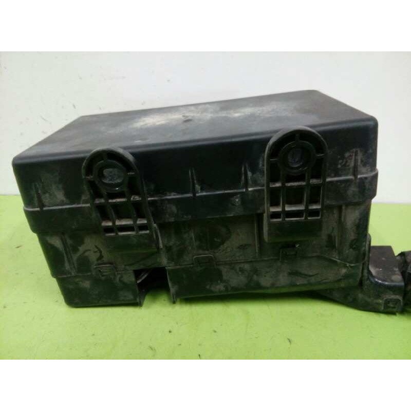 CAJA RELES / FUSIBLES