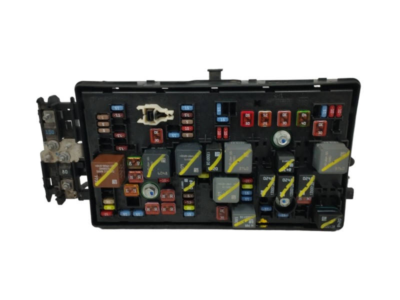 Recambio de caja reles / fusibles para opel insignia berlina 2.0 16v cdti referencia OEM IAM 13222782  