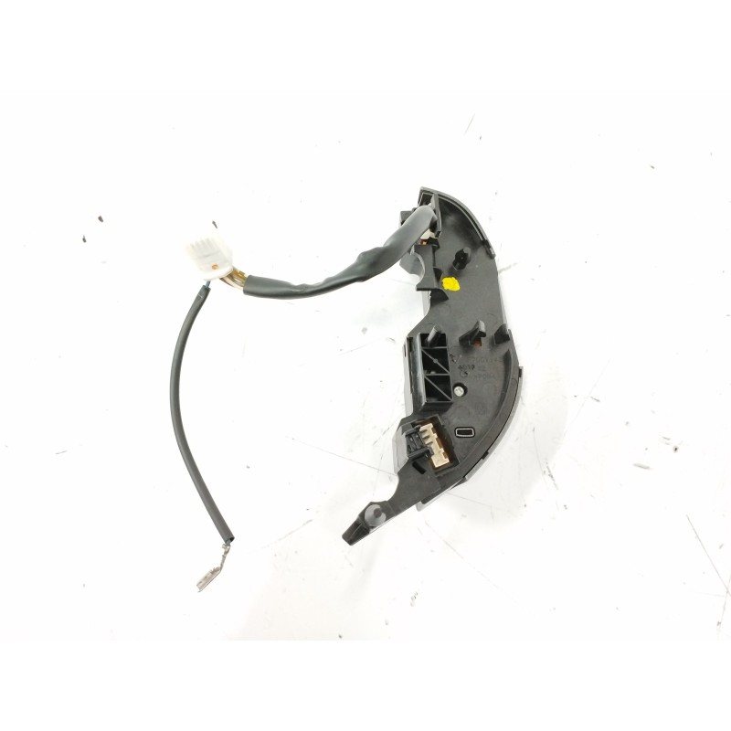 MANDO VOLANTE LADO IZQUIERDO