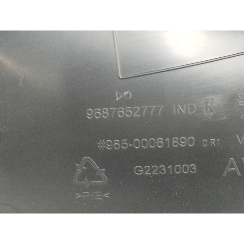 GUARNECIDO PUERTA DELANTERA DERECHA