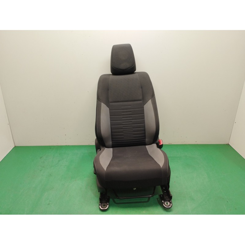 Recambio de asiento delantero derecho para toyota auris touring sports (e18) 1.8 16v cat (híbrido) referencia OEM IAM   