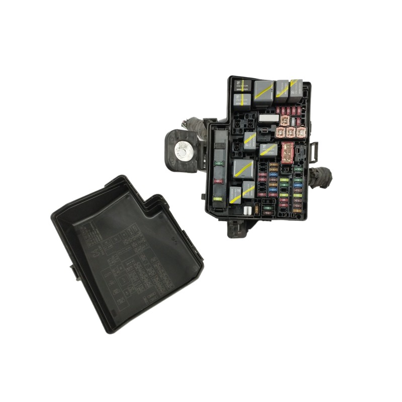 CAJA RELES / FUSIBLES