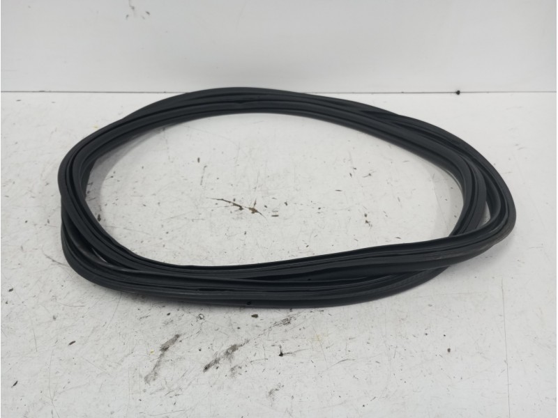 Recambio de gomas contorno puerta para peugeot 308 1.6 16v referencia OEM IAM   