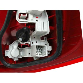 Recambio de piloto trasero izquierdo para ford fiesta (cb1) 1.25 16v cat referencia OEM IAM 8A6113405A  