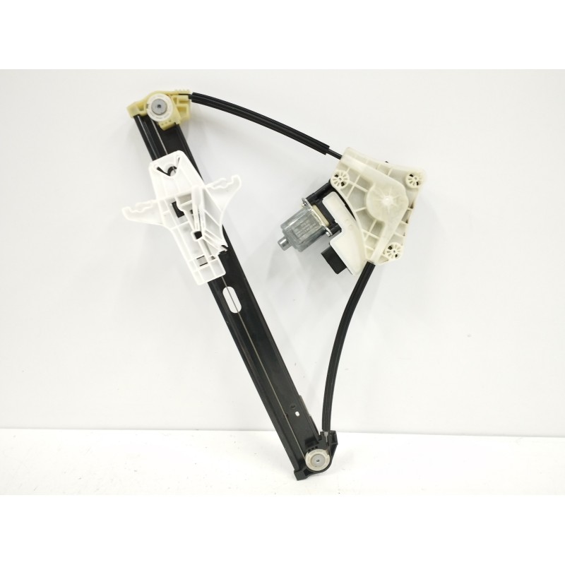 ELEVALUNAS TRASERO DERECHO 5Q0959812D