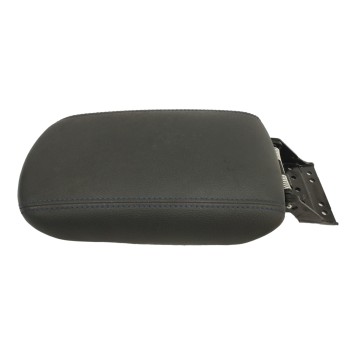 Recambio de apoyabrazos central para hyundai i30 fastback tecno referencia OEM IAM 84660G4000  