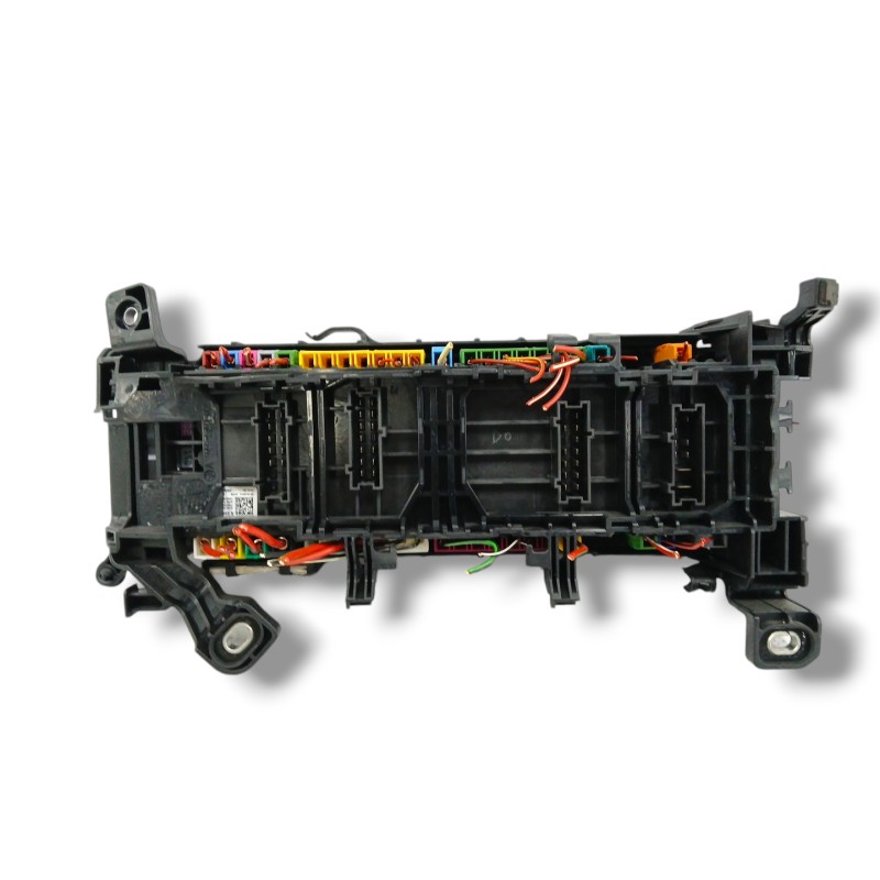 CAJA RELES / FUSIBLES