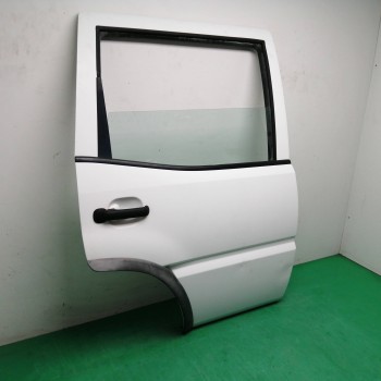 Recambio de puerta trasera derecha para nissan terrano/terrano.ii (r20) 2.7 turbodiesel referencia OEM IAM   