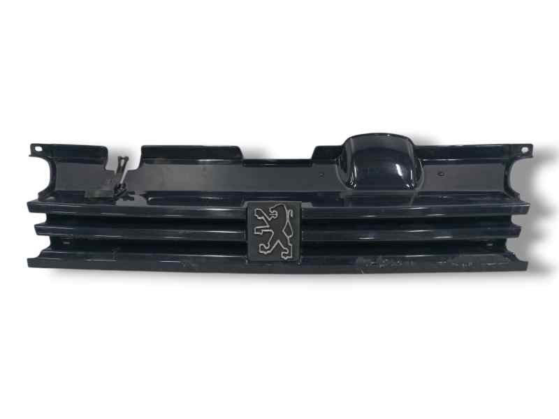 Recambio de rejilla delantera para peugeot 405 berlina 1.9 diesel referencia OEM IAM 9255588877  