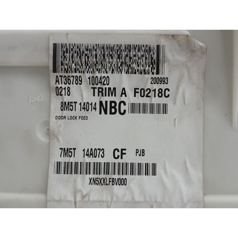 CAJA RELES / FUSIBLES 8M5T14014NBC