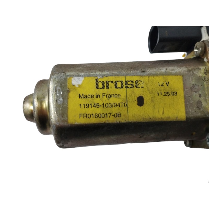 ELEVALUNAS DELANTERO DERECHO