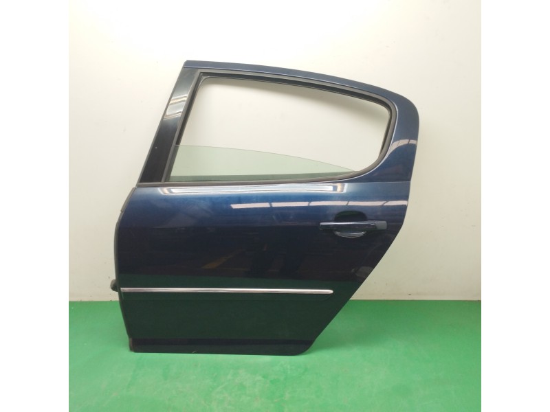Recambio de puerta trasera izquierda para peugeot 407 2.0 16v hdi fap referencia OEM IAM   