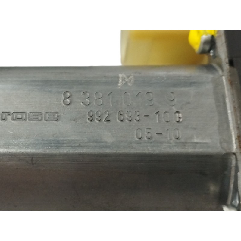 ELEVALUNAS DELANTERO IZQUIERDO