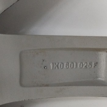 Recambio de llanta para volkswagen jetta (1k2) 1.6 referencia OEM IAM 1K0601025F 6,5JX16H2ET50 5H 5X110 , 5