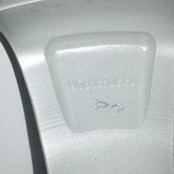 Recambio de llanta para citroën c3 picasso 1.6 16v hdi referencia OEM IAM 9681810880 6JX16CH4-23 4H 4X108