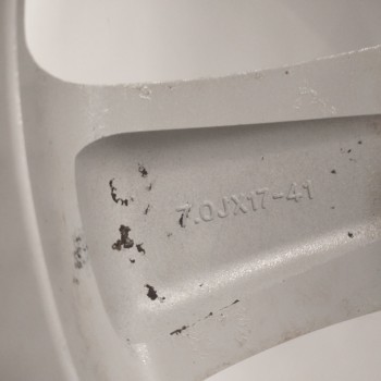 Recambio de llanta para kia sorento 2.0 crdi referencia OEM IAM 529102P170 7,0JX17-41 5H 5X115