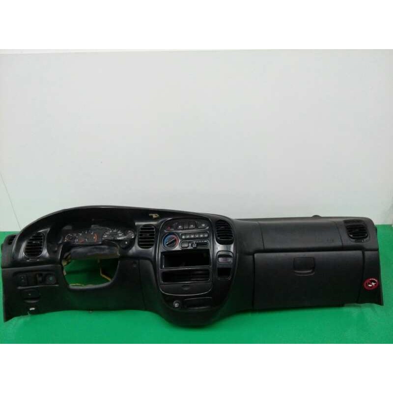 Recambio de salpicadero para hyundai h 1 h 1 combi con quinta puerta referencia OEM IAM 847514A400  847614A00