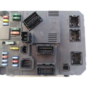 Recambio de caja reles / fusibles para peugeot 206 berlina x-line refri referencia OEM IAM 9652474780 S118085220C 