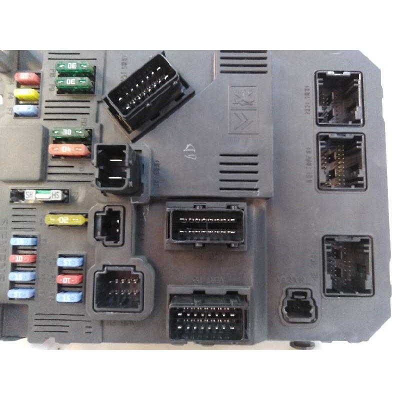 CAJA RELES / FUSIBLES S118085220C