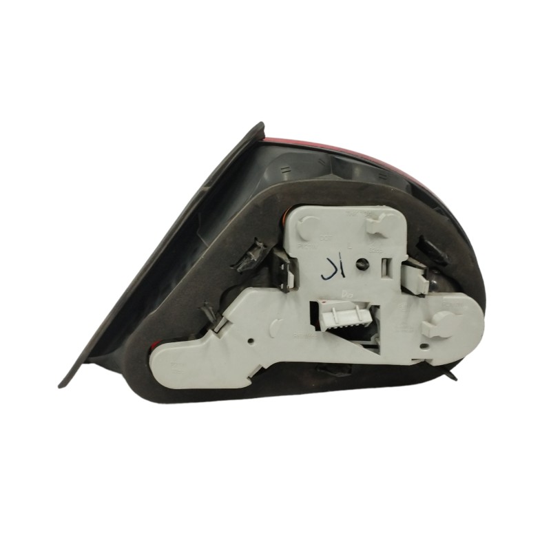 PILOTO TRASERO IZQUIERDO 2VP236038010