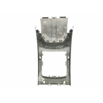 Recambio de consola central para subaru impreza g12 2.0 diesel cat referencia OEM IAM 92122FG040  
