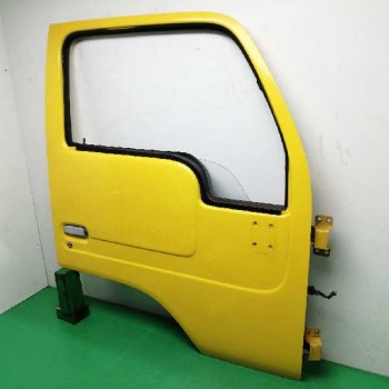 Recambio de puerta delantera derecha para nissan cabstar 01.04  3.0 diesel referencia OEM IAM   