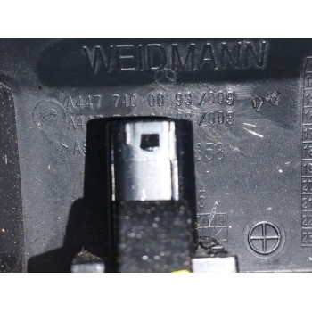 Recambio de molduras traseras para mercedes-benz vito kasten 1.6 cdi cat referencia OEM IAM A4477400093  