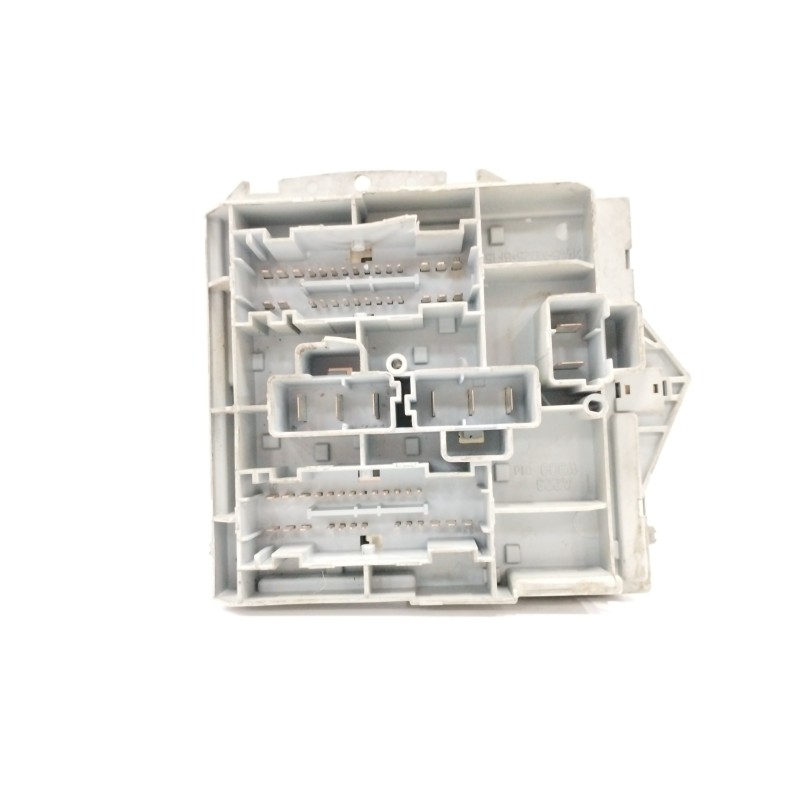 CAJA RELES / FUSIBLES