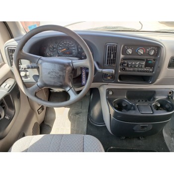 Recambio de carroceria corte para chevrolet express van 5.7 cc referencia OEM IAM   