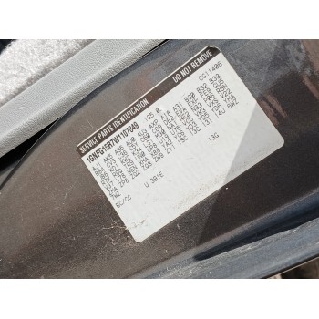 Recambio de carroceria corte para chevrolet express van 5.7 cc referencia OEM IAM   