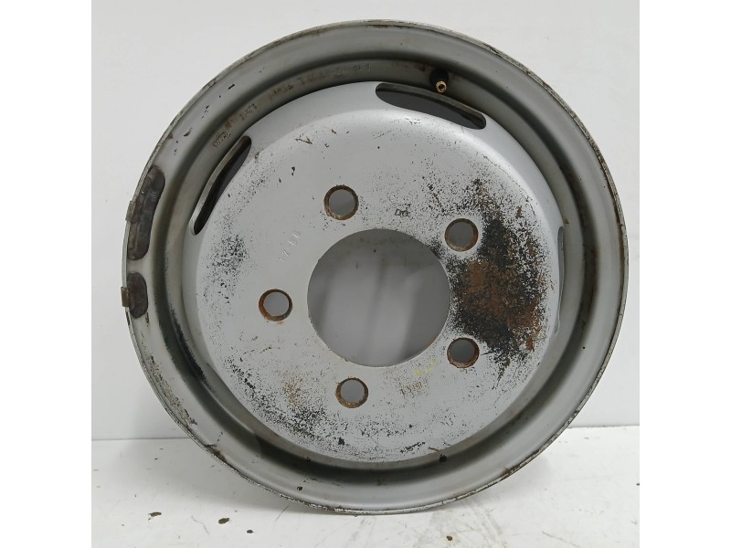 Recambio de llanta para nissan trade 2.8 d referencia OEM IAM 081050133C 5JX15 5H 5X160