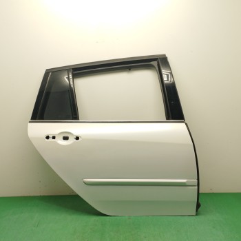 Recambio de puerta trasera derecha para renault laguna grandtour iii 2.0 dci diesel fap referencia OEM IAM 821000023R  