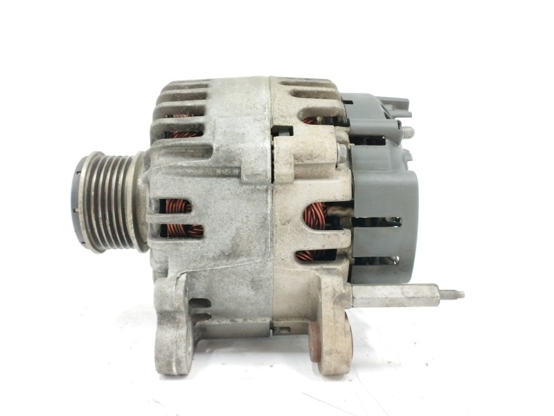 Recambio de alternador para seat leon (1p1) 1.9 tdi referencia OEM IAM 03F903023C 140A TG14C011