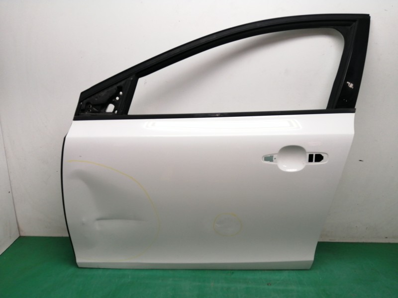 Recambio de puerta delantera izquierda para volvo v40 1.6 diesel cat referencia OEM IAM 31278464 NECESITA REPARACION OBSERVAR FO