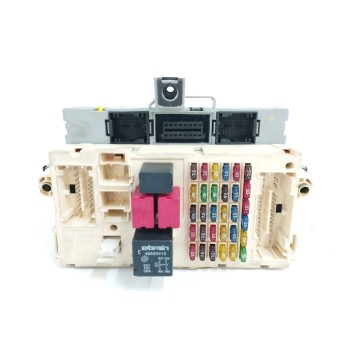 Recambio de caja reles / fusibles para alfa romeo 147 (190) 1.6 16v cat referencia OEM IAM 51711428  
