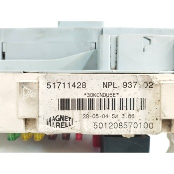 Recambio de caja reles / fusibles para alfa romeo 147 (190) 1.6 16v cat referencia OEM IAM 51711428  