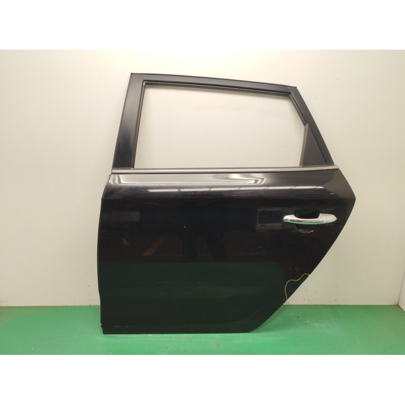 Recambio de puerta trasera izquierda para kia carens iv 1.6 gdi referencia OEM IAM 77003A4000 OBSERVAR FOTOS 
