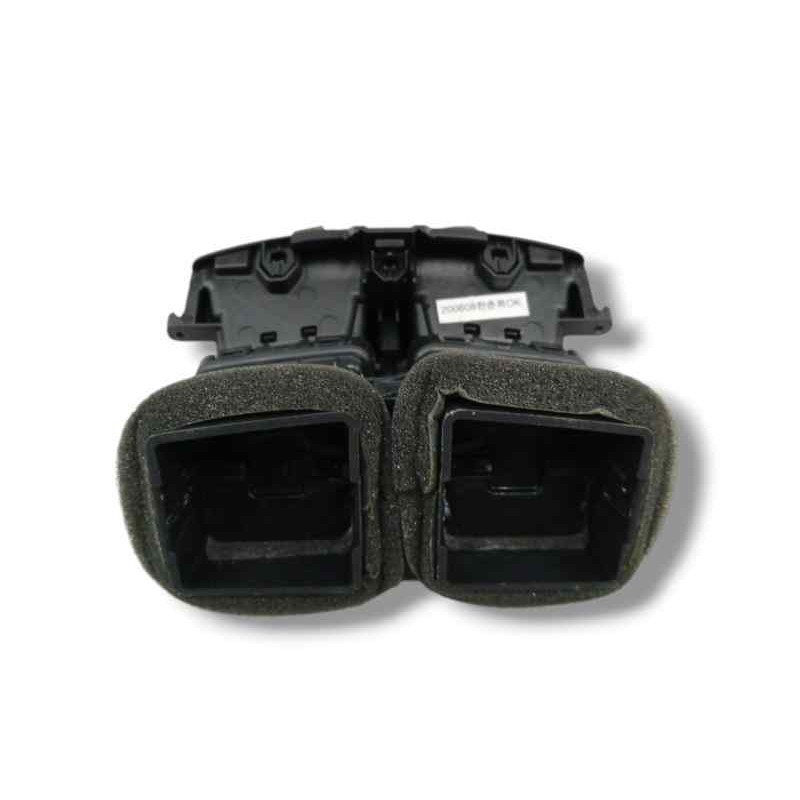 REJILLA AIREADORA TRASERA DEL APOYABRAZOS